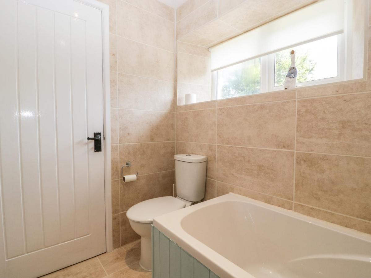 Kerridge Villa Dorchester Exterior photo